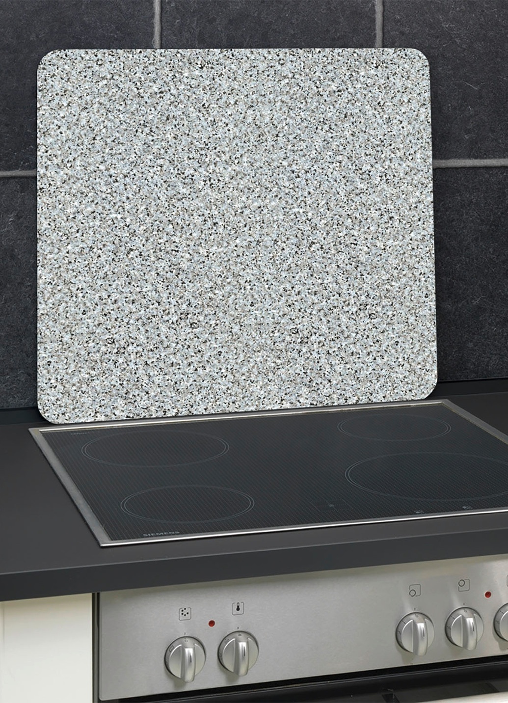 Wandblende aus Glas in Granit-Optik