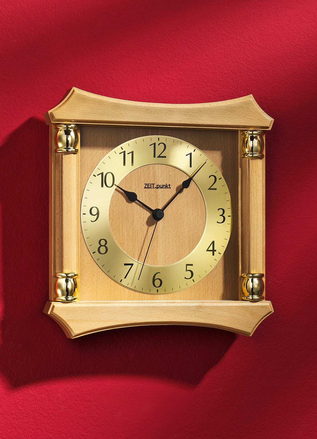 Wanduhr aus massivem Holz