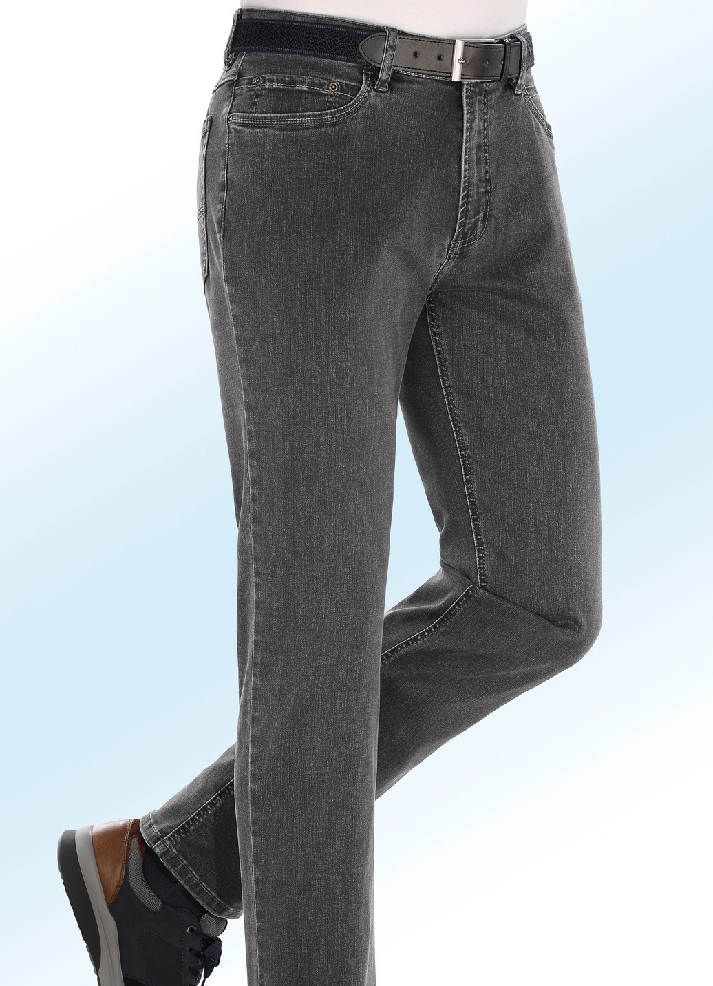 Superstretch-Jeans von „Suprax“ mit Gürtel