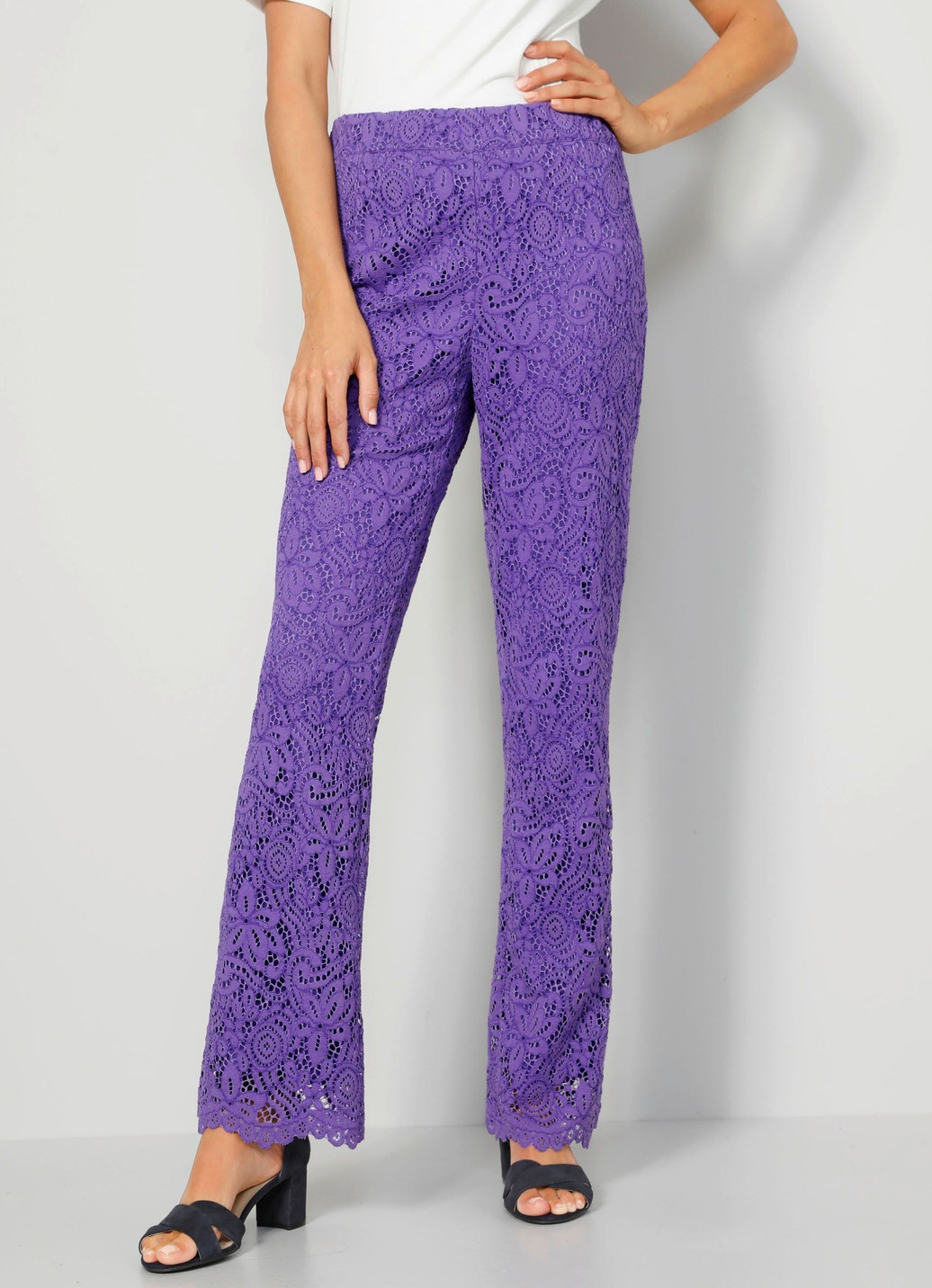 Hose aus floraler Spitze