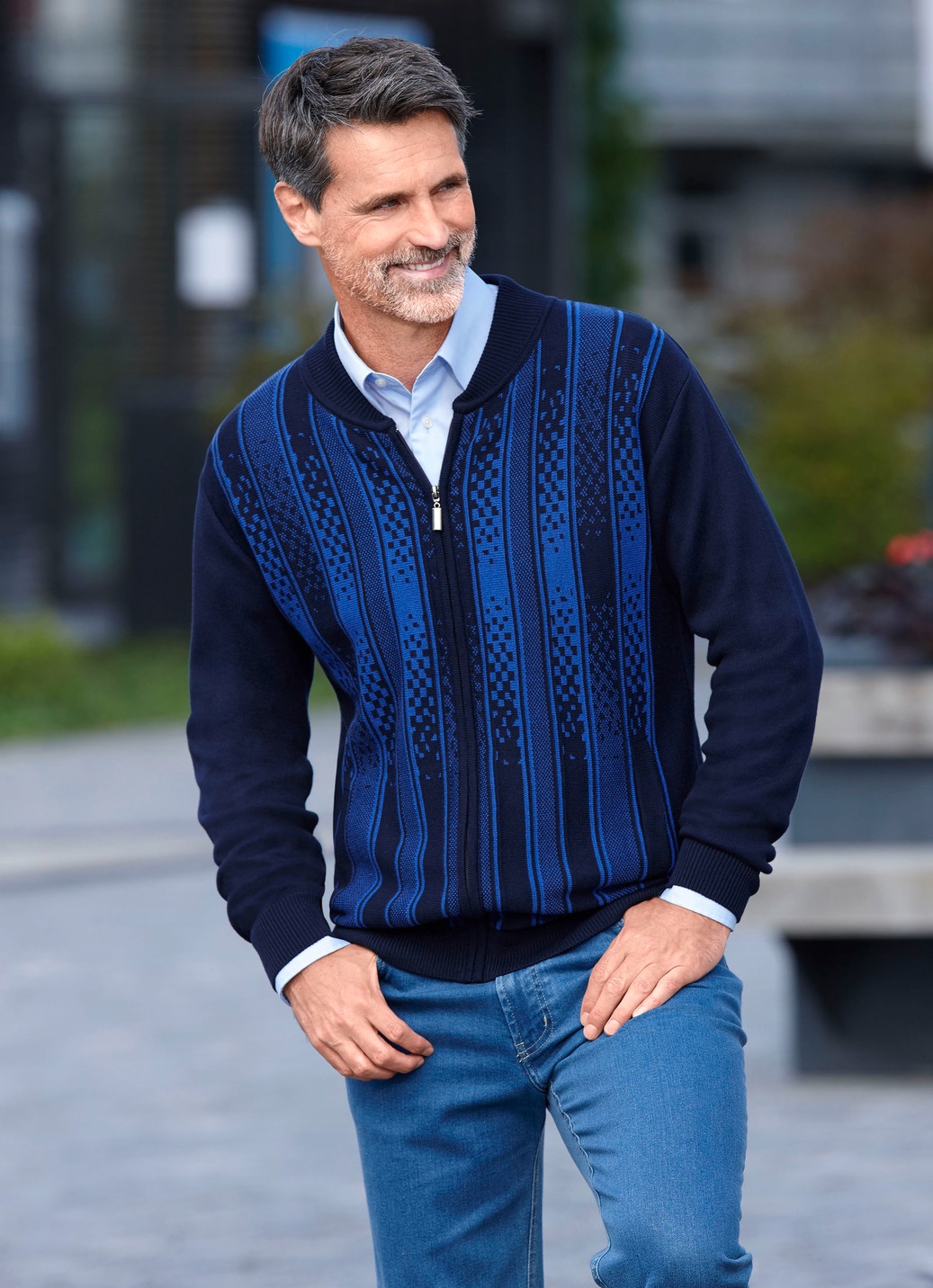 Gemusterte Jacke in 2 Farben