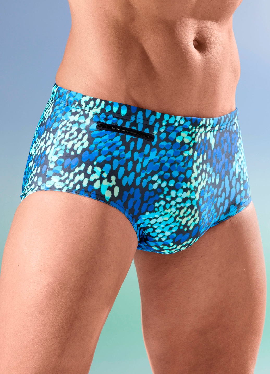 Badehose in höherer Slipform