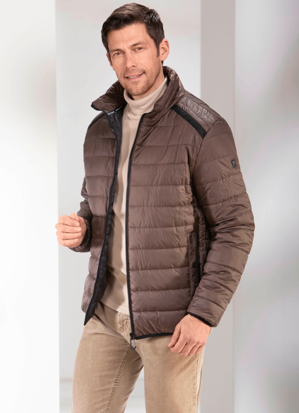 Steppblouson mit Zierband an den Schultern