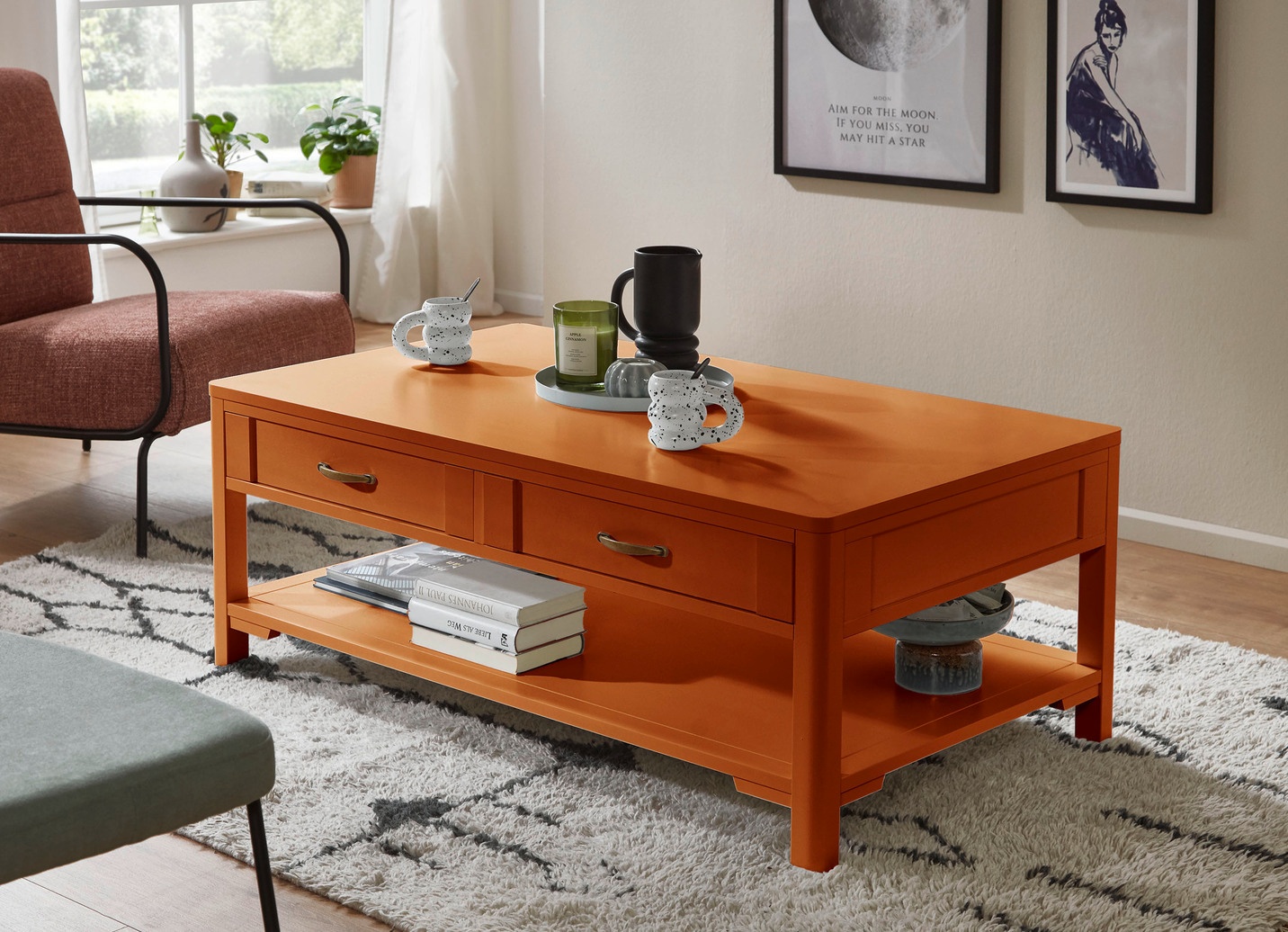 Edler Couchtisch im used-Look