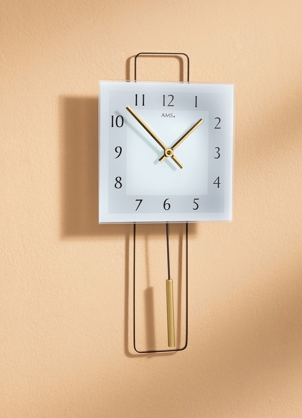 Wanduhr mit hochwertigem Quarzuhrwerk