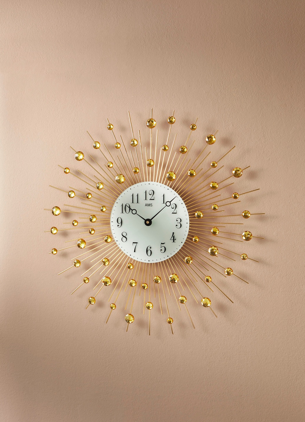 Wanduhr mit arabischen Ziffern