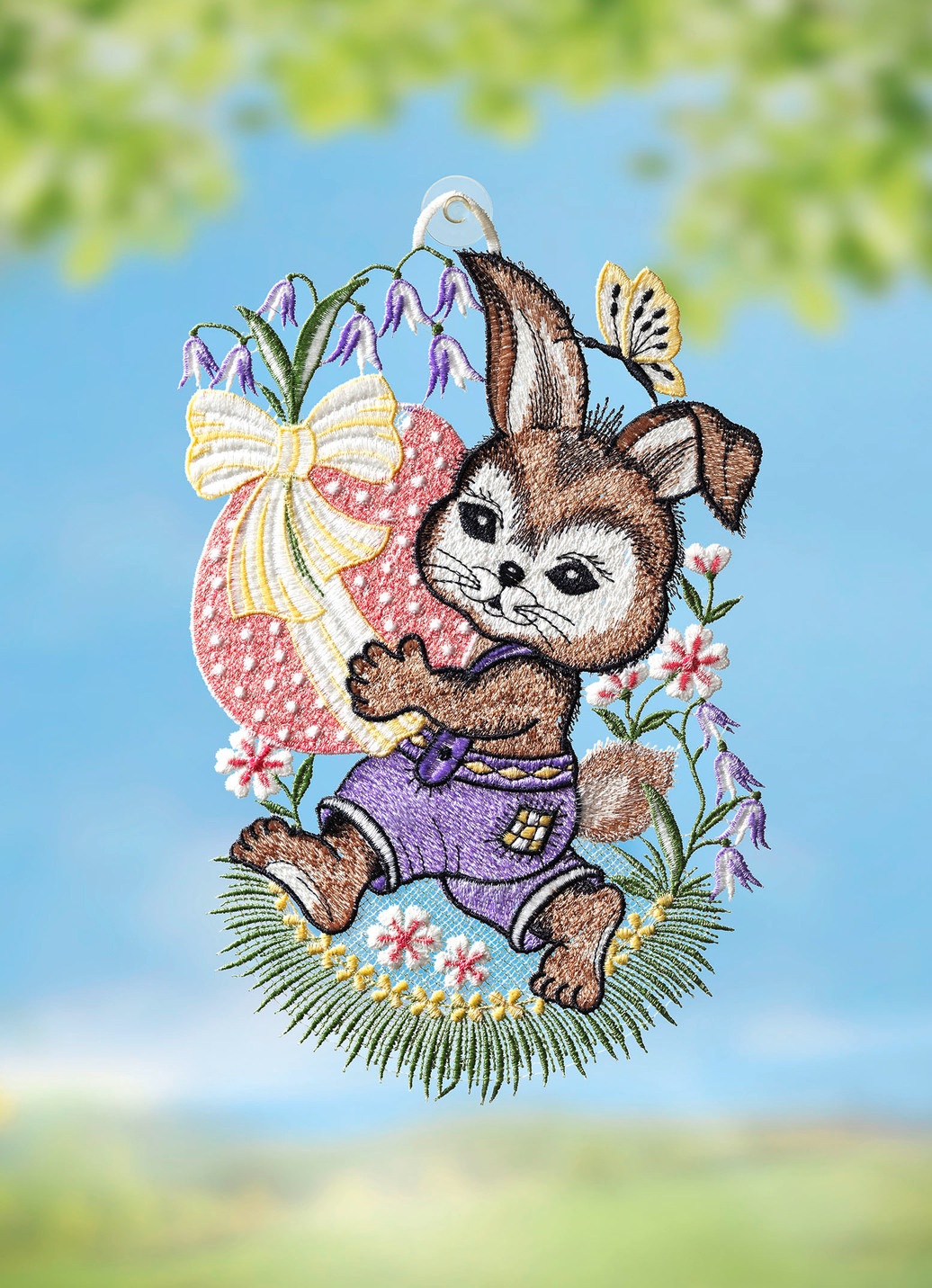 Fensterbild Osterhase mit Ei aus Plauener Spitze