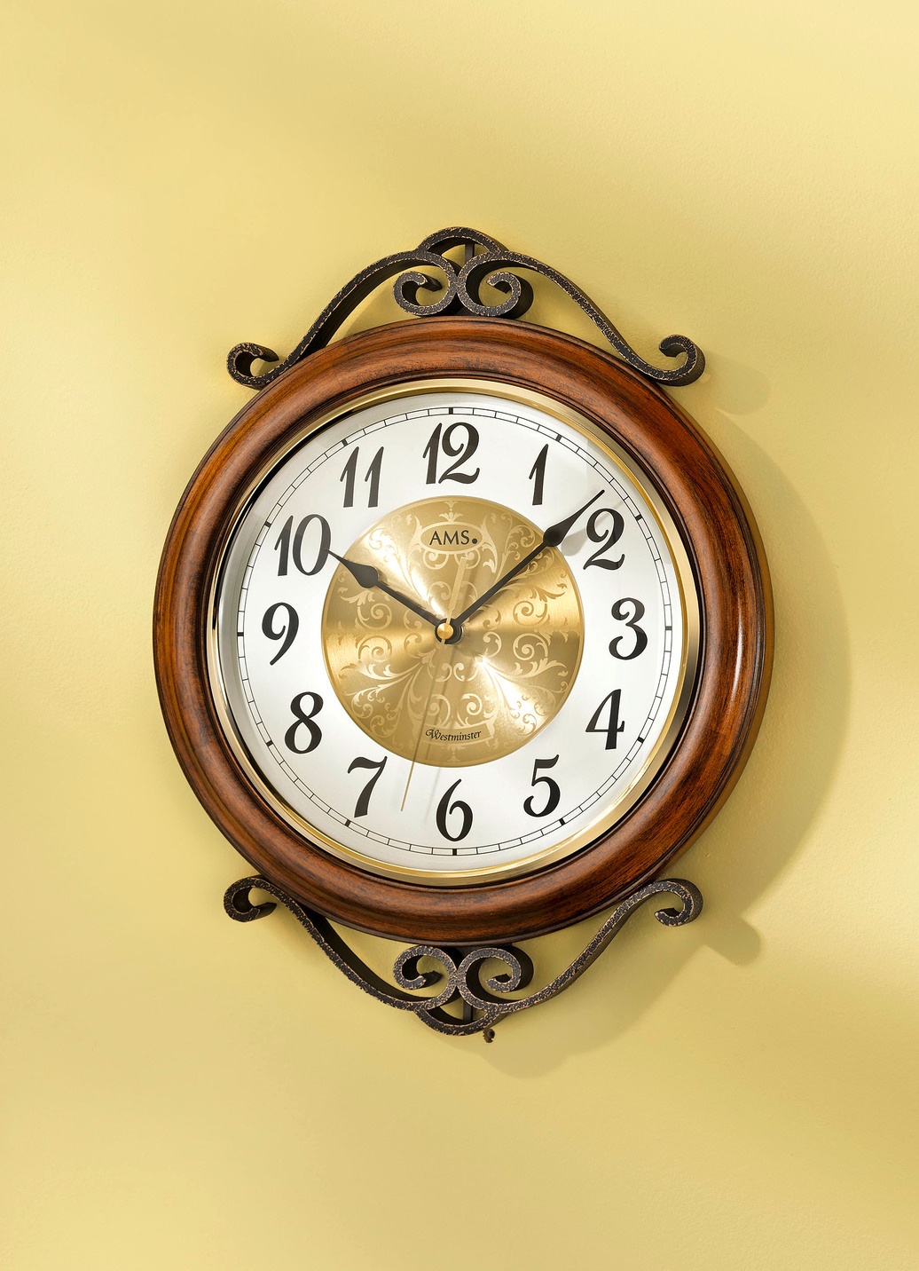 Wanduhr im Nostalgie-Design