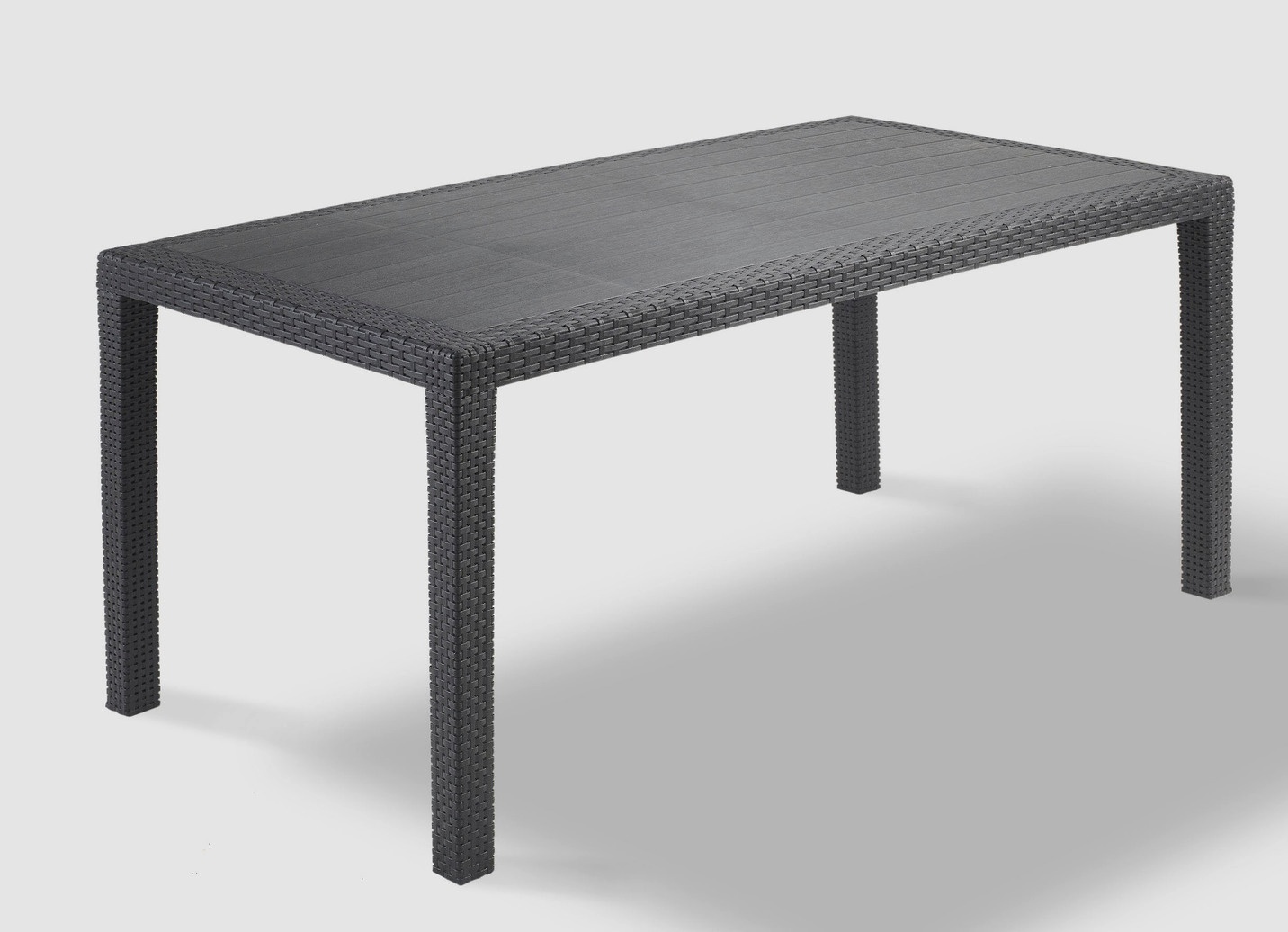 Gartenmöbel-Serie mit attraktivem Rattan-Dekor