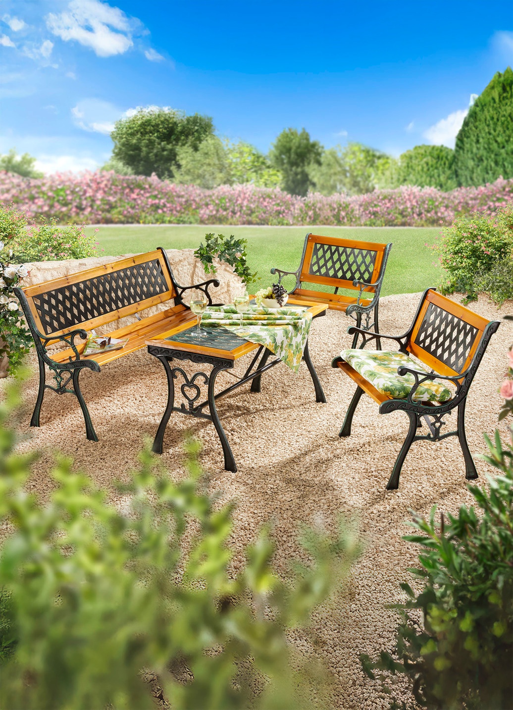 Gartenmöbel Royal mit rustikalem Charme