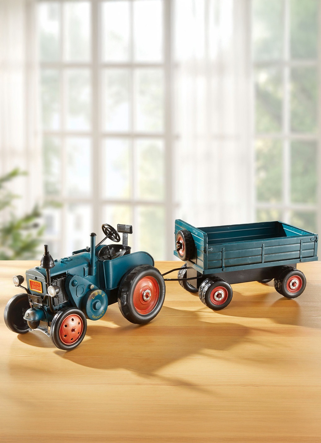 Lanz-Traktor mit Pritschenanhänger