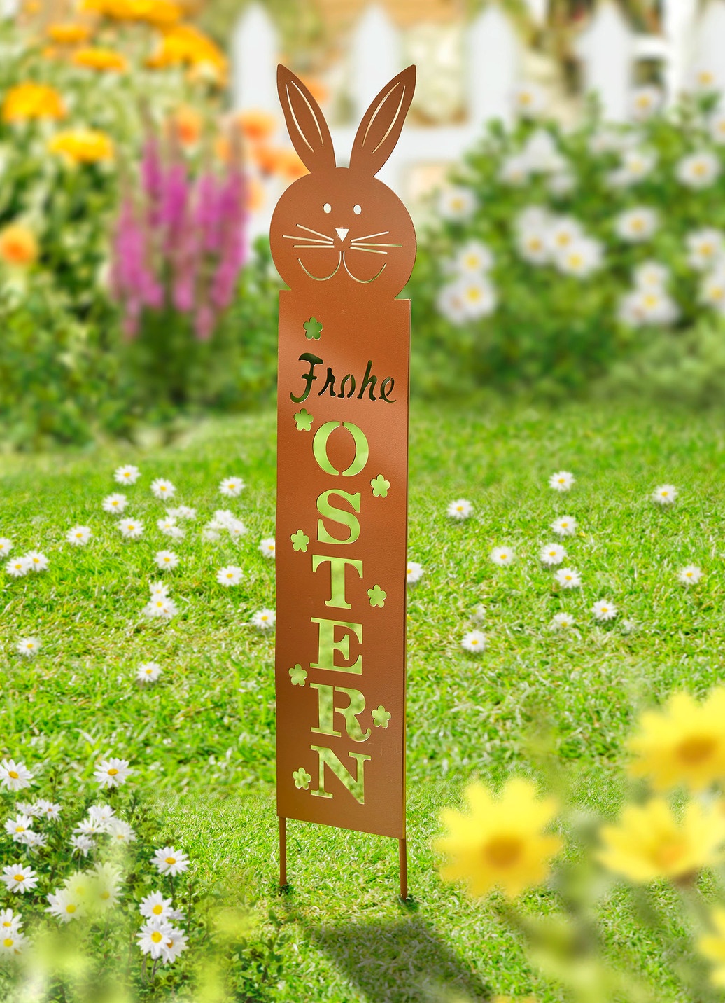 Gartenstecker aus rostfarben lackiertem Metall