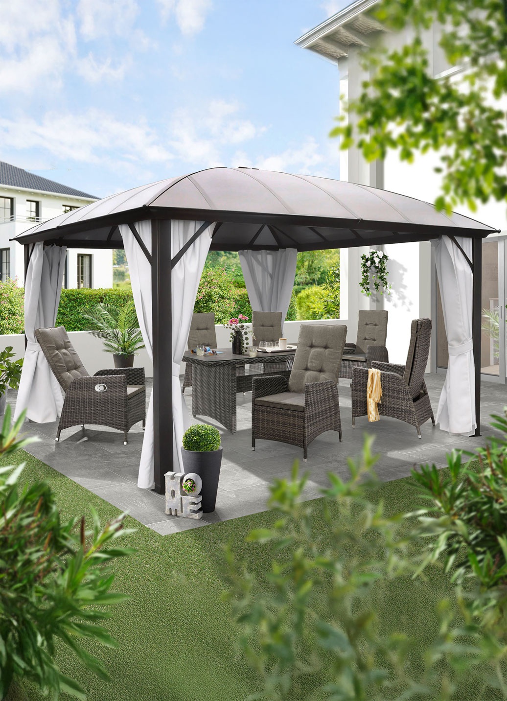 Wetterfester Kuppelpavillon mit stabilem Gestell