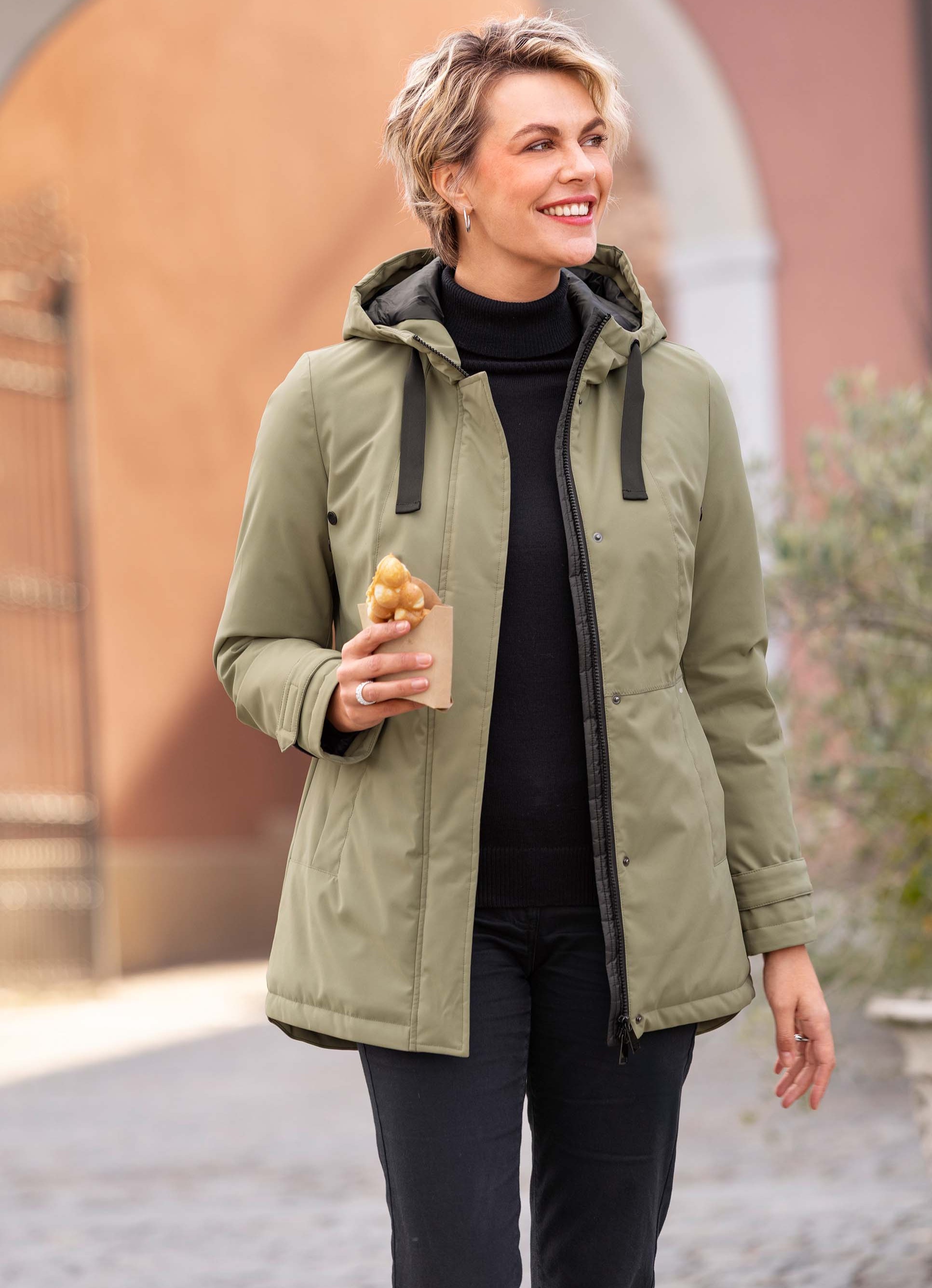 Funktionsjacke mit Belüftungsösen unter den Armen
