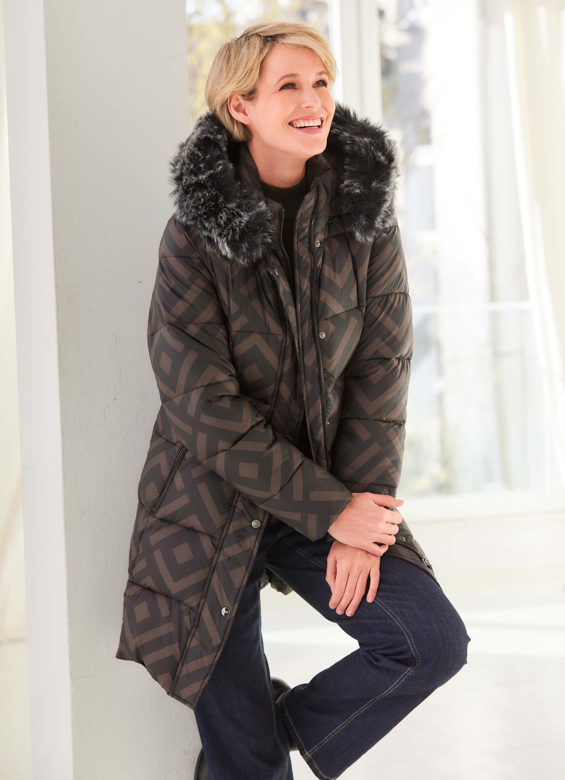 Funktions-Longjacke mit geometrischem Dessin