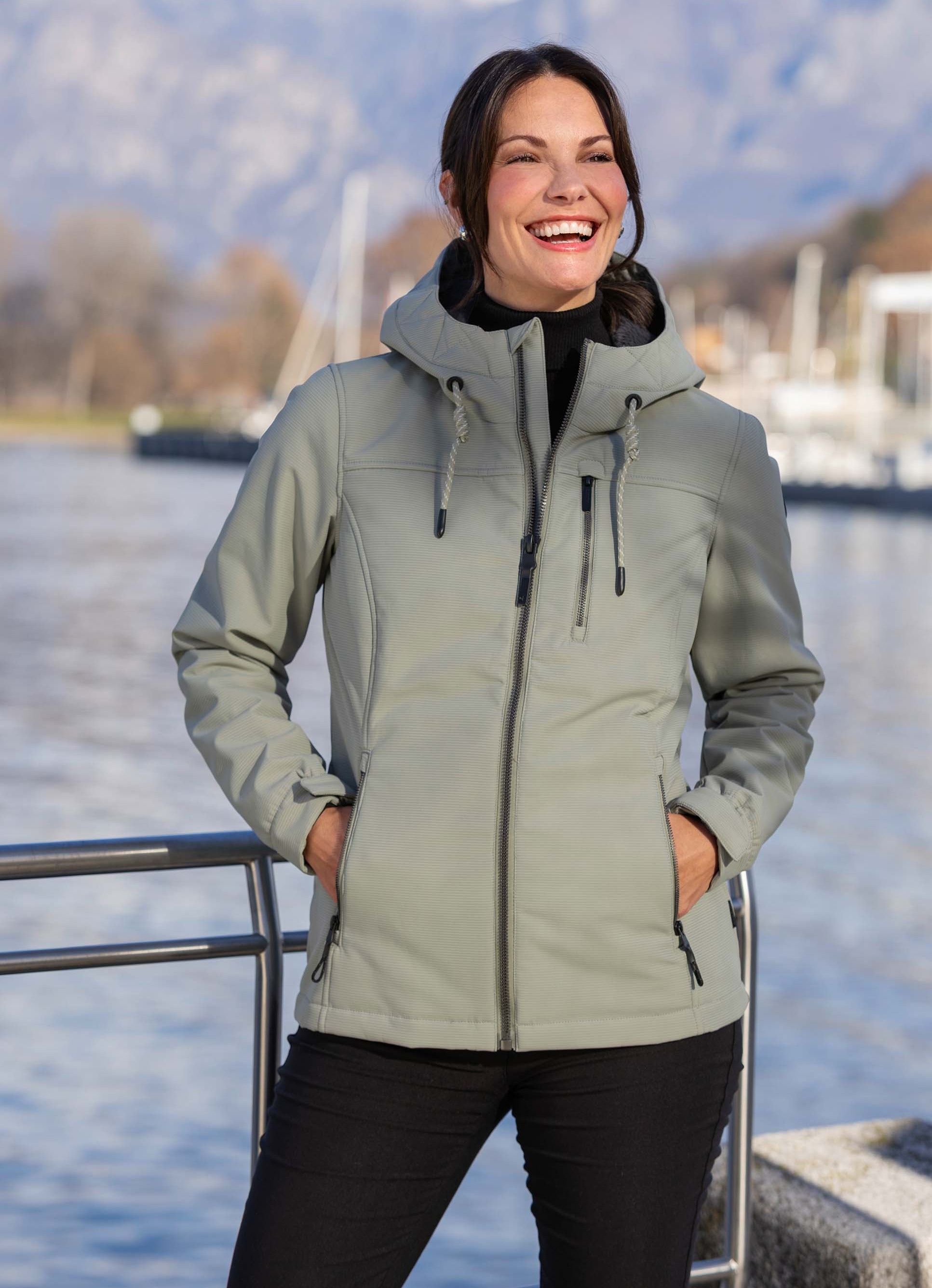 Funktionsjacke mit verlängertem Rückteil