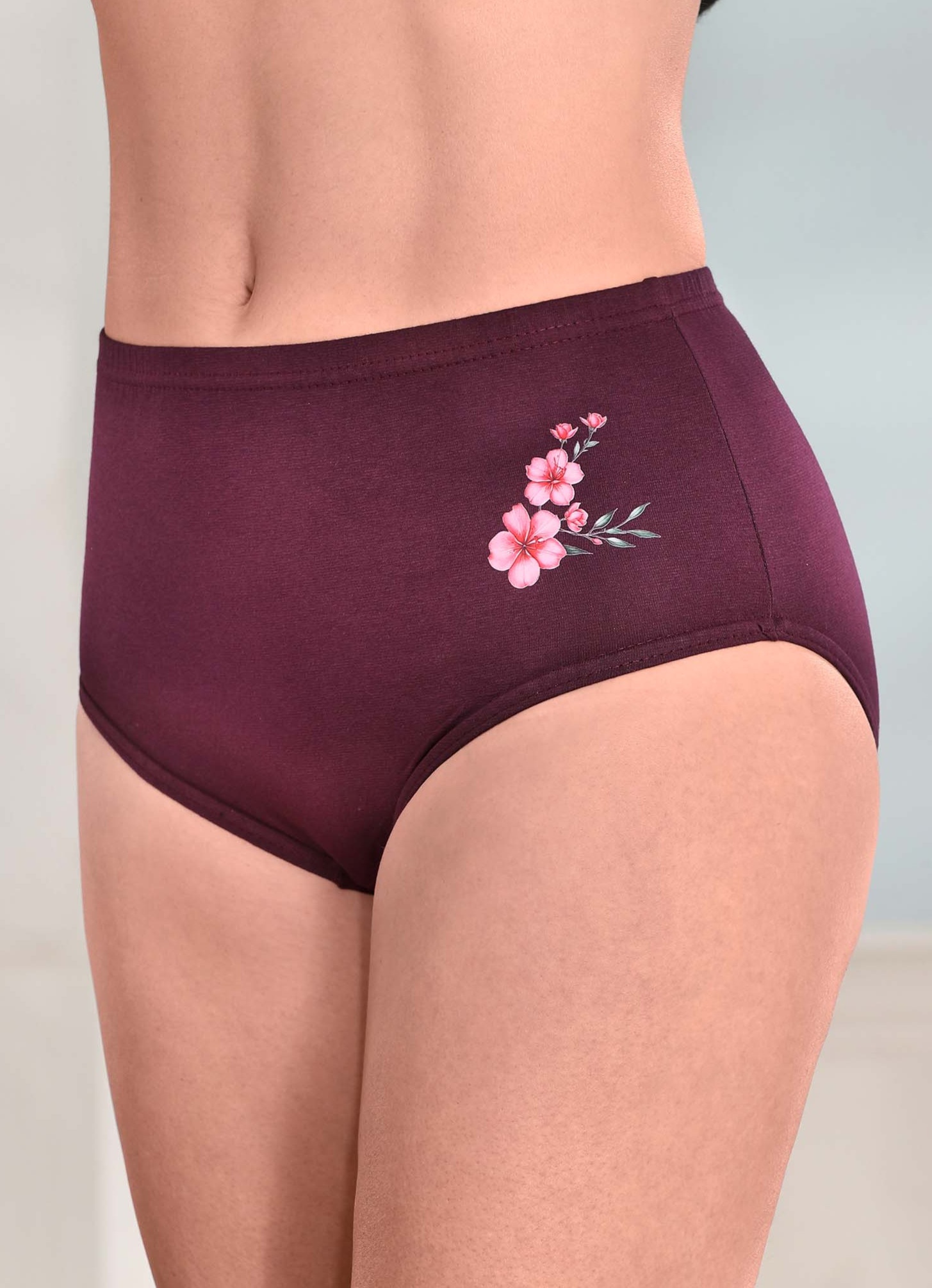 Viererpack Slips mit hübschem Blumenmotiv